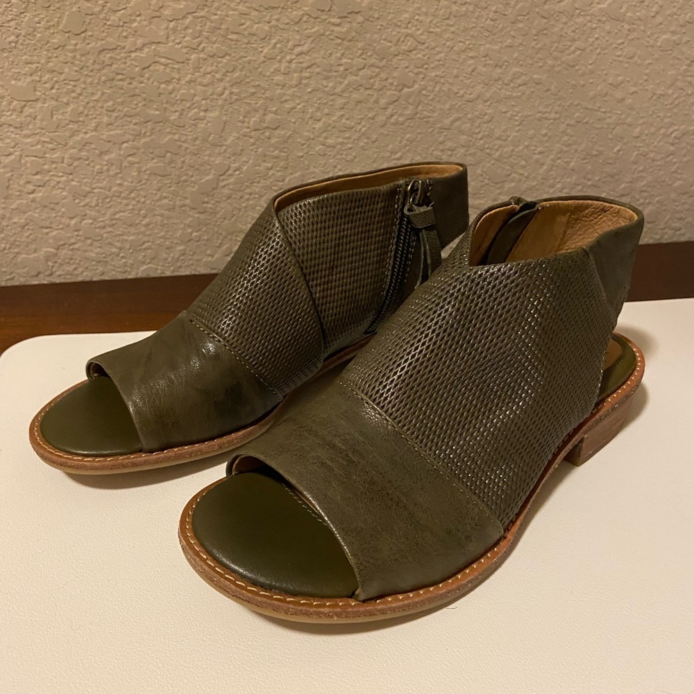 Sofft Natalia Olive Leather Open Toe Bootie Sandal